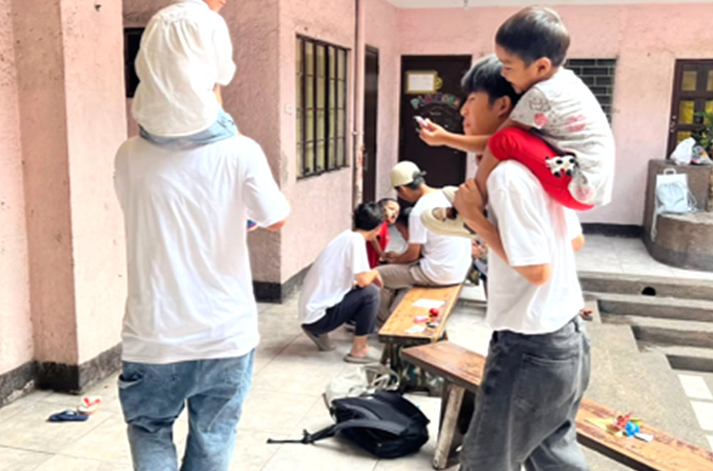 子どもたちとボランティア4